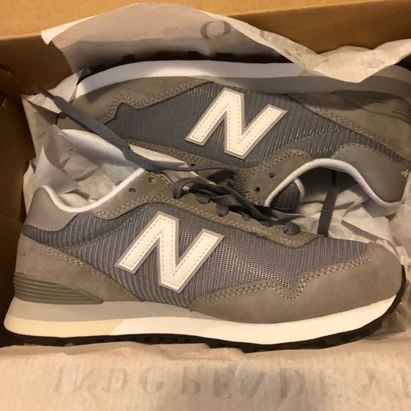 Grey Women New Balance - Picture 1 of 3